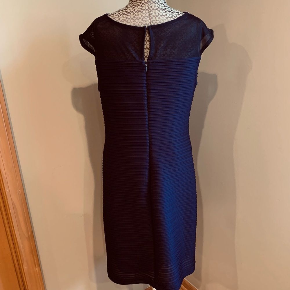 Beautiful Dress with Statement Neckline Size 4 - Picture 2 of 12